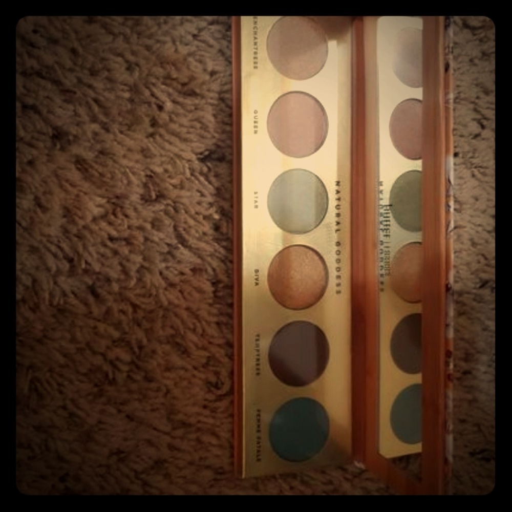 Eyeshadow pallet
